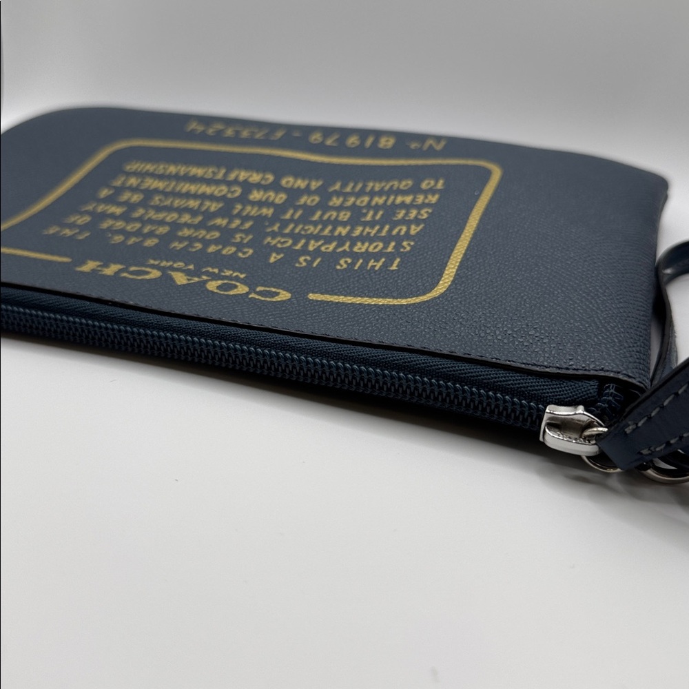 Coach Storypatch L-Zip Clutch Pouch Navy Leather Gold Print Like New - Picture 3 of 7